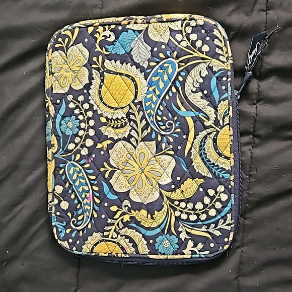 Vera Bradley IPad case - Picture 2 of 4